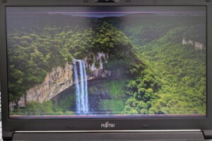 ノートPCの液晶交換